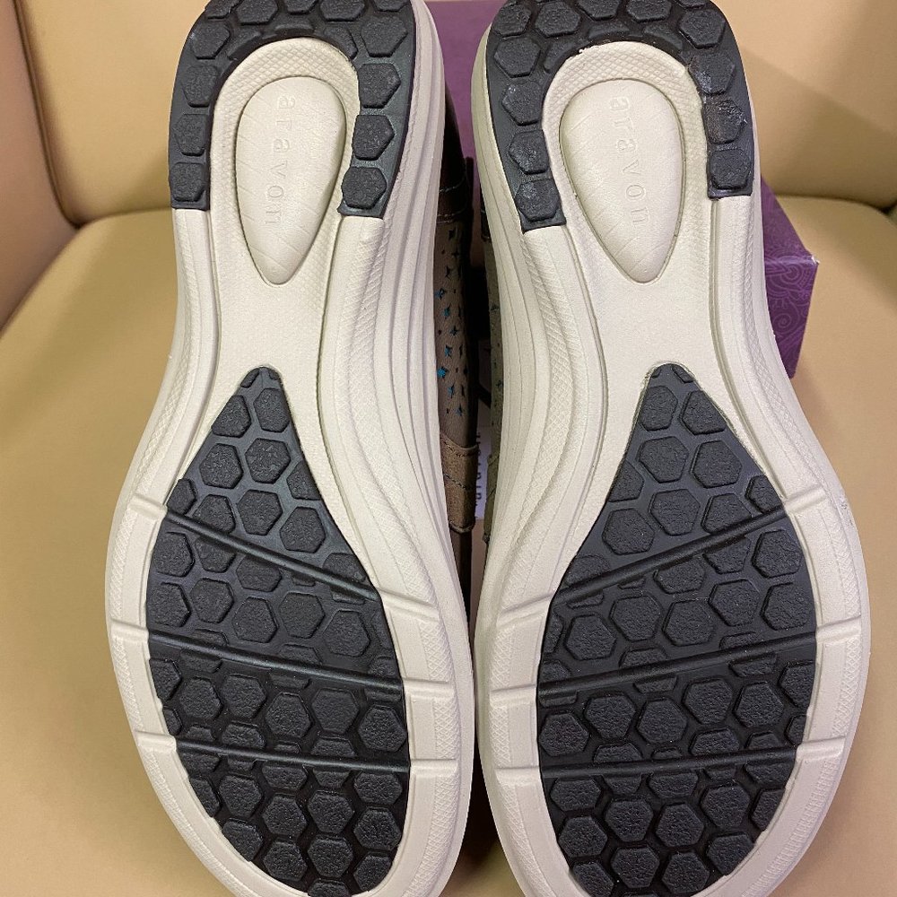 Aravon Women's Betty-AR Oxford Lace Up Sneakers - Picture 2 of 8